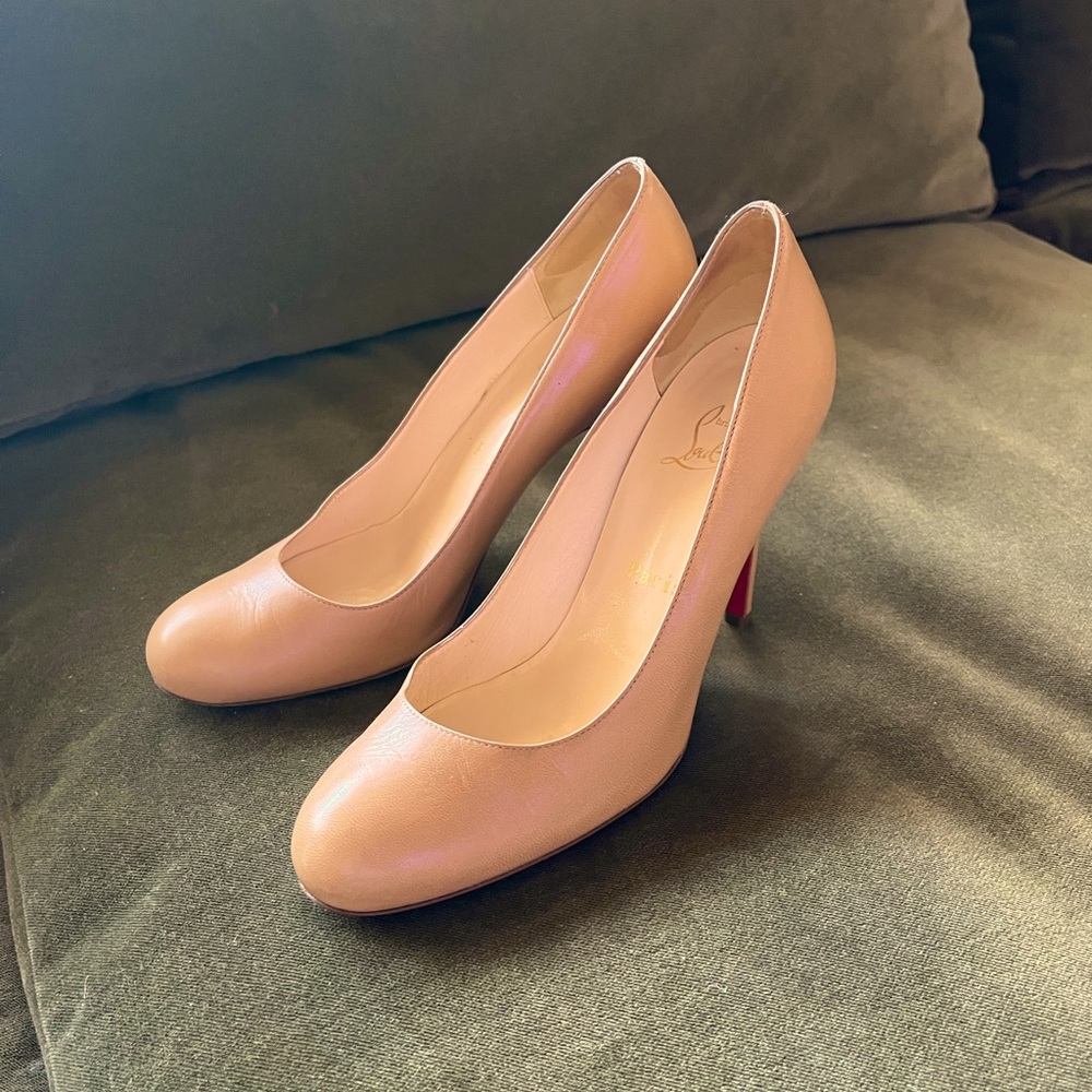 Christian Louboutin Nude Heels. Size 37 (US 6)